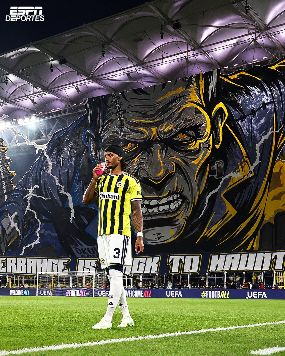 ESPNDeportes's tweet photo. El tifo del Fenerbahce en la UCL 😮‍💨 https://t.co/9LhSEgGGW4
