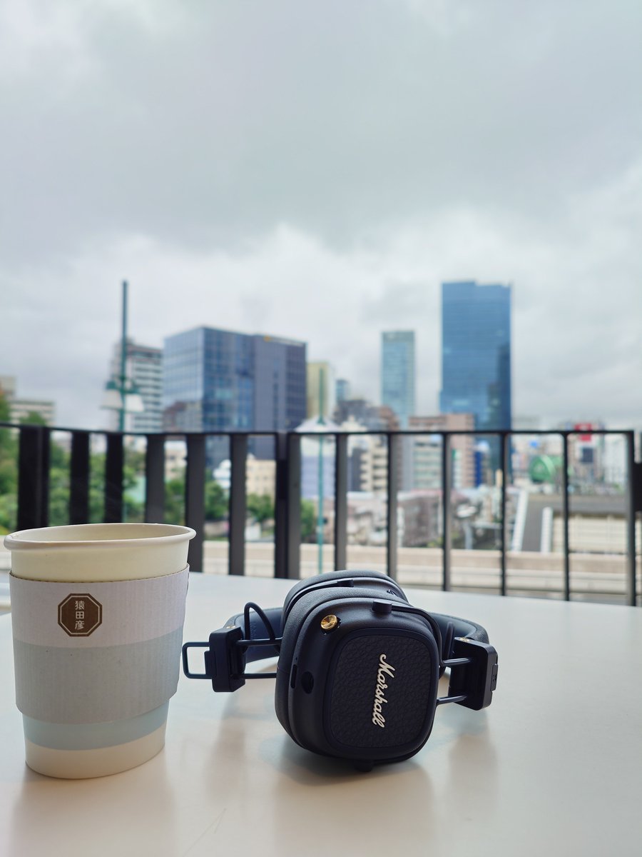 9000_teadf's tweet photo. 御茶ノ水、雨止んだけど寒い https://t.co/f7pskzB9BW