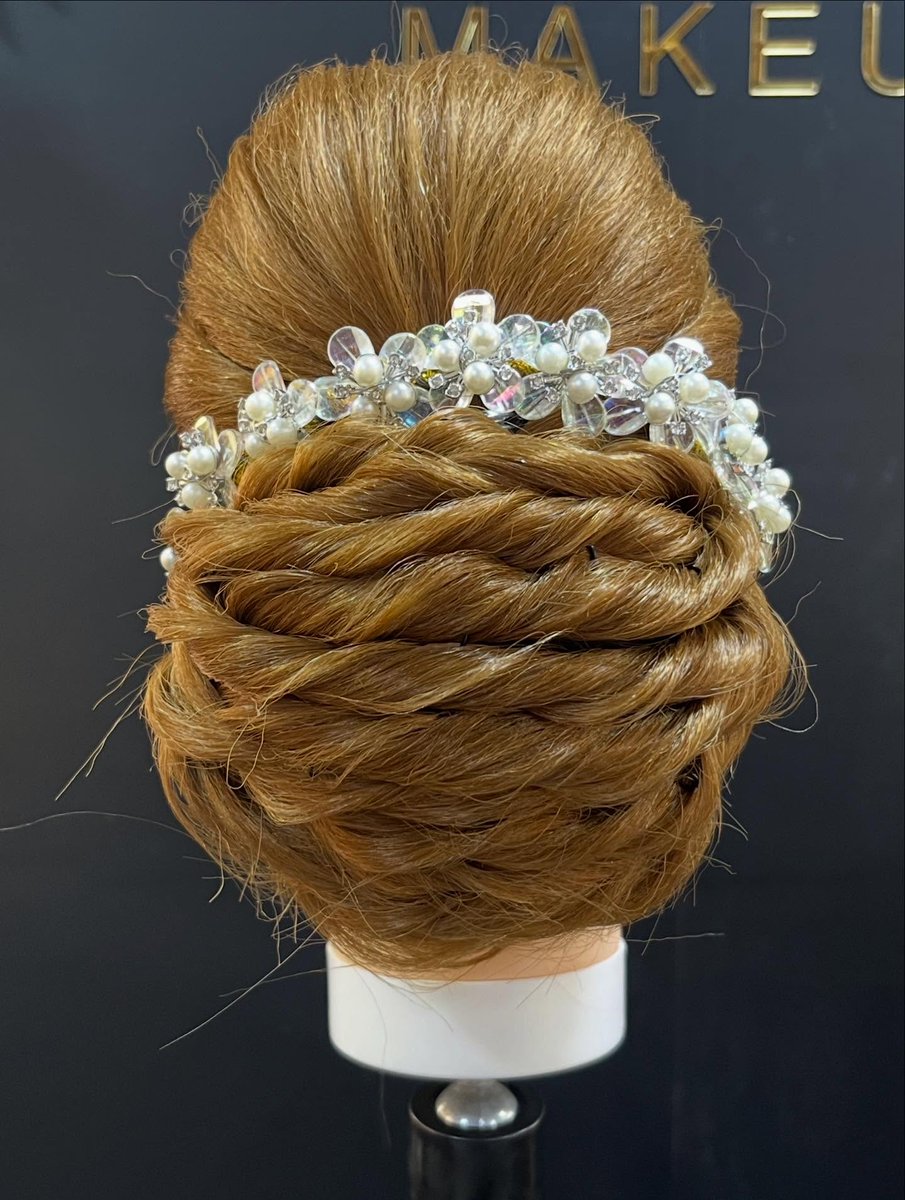 Gtplayz's tweet photo. Traditional bun hairstyle. https://t.co/ZLl0YnX3uH