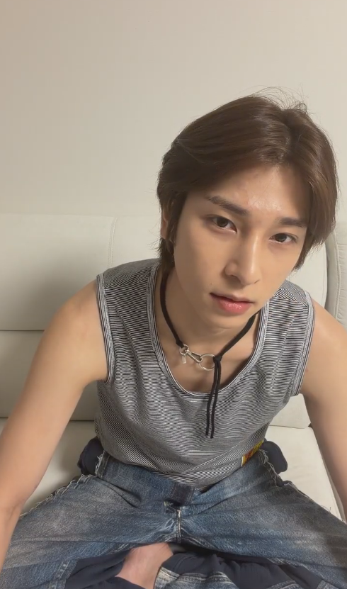 GYULIEverse's tweet photo. [Thread] 070926 #LEEHANGYUL InstaLive - ENG Translation

#이한결 #ハンギョル #李翰洁 https://t.co/1oYWycm9VW
