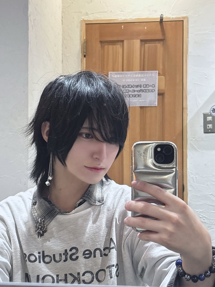 Kuro__mp's tweet photo. 今日は深夜ライブです😌予定ください😌

あと最近加工変わった気がしてます
変だったら言ってください https://t.co/G7WXsoax5W