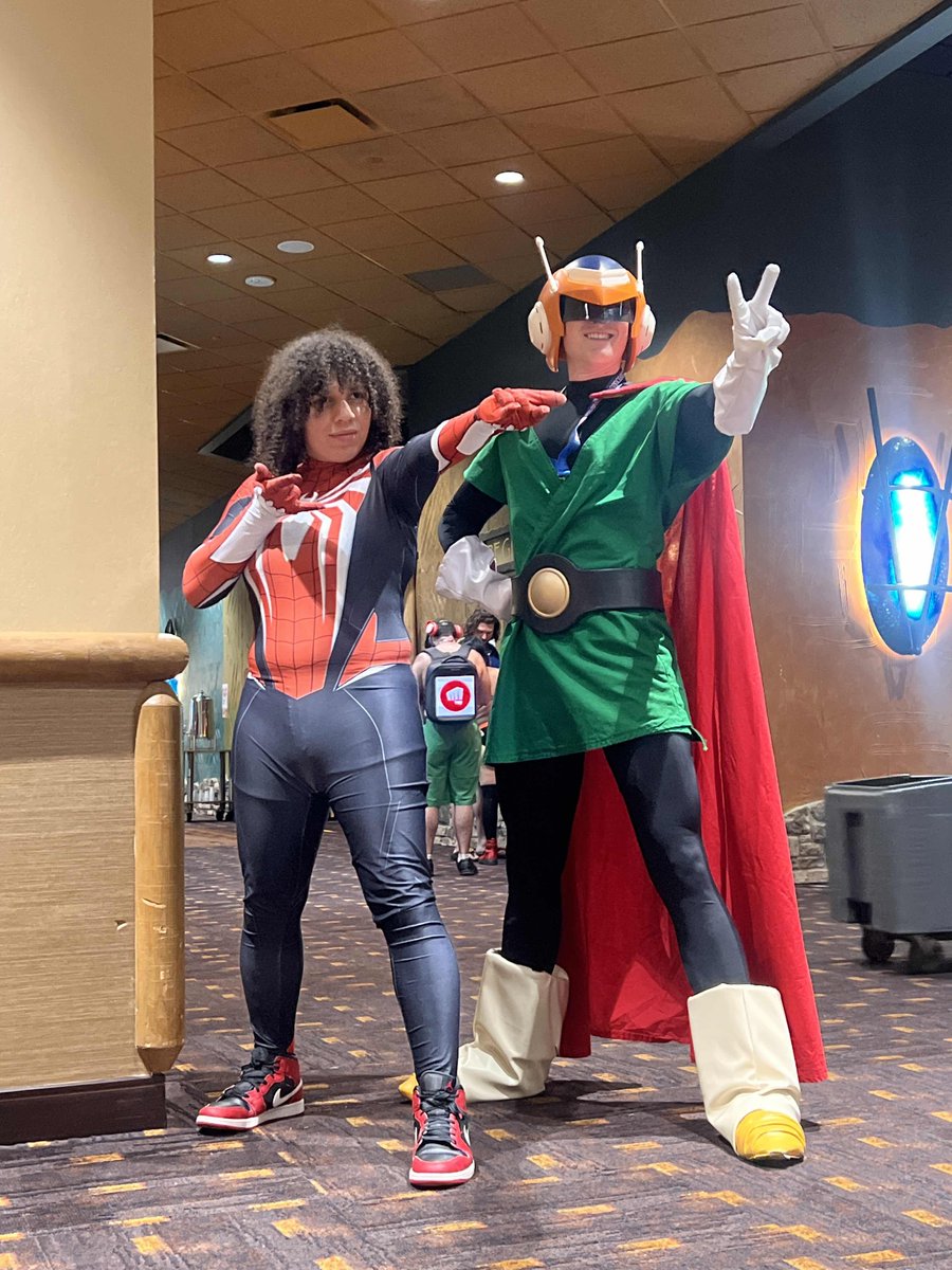 izzyautomaton's tweet photo. Had alot of fun my first day of COLOSSALCON EAST as petra parker #CCE #Cce2026 #Colossalconeast #colossalconeast2026 https://t.co/yFgT4vpARE