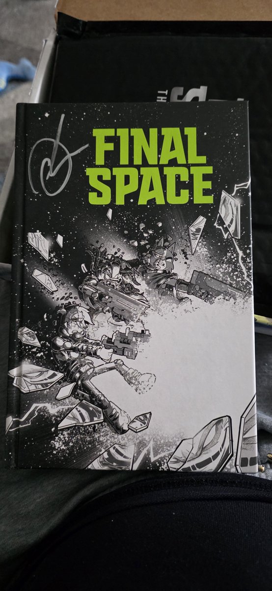 PaulLewry's tweet photo. @FinalSpace @OlanRogers I have just received my Midnight edition and it's not like the version i pre ordered, There is no sun spot on the front image, there is an ISBN number on the back cover and your name is on the spine I thought all pre orders where the same. https://t.co/ekRvfFJDNV