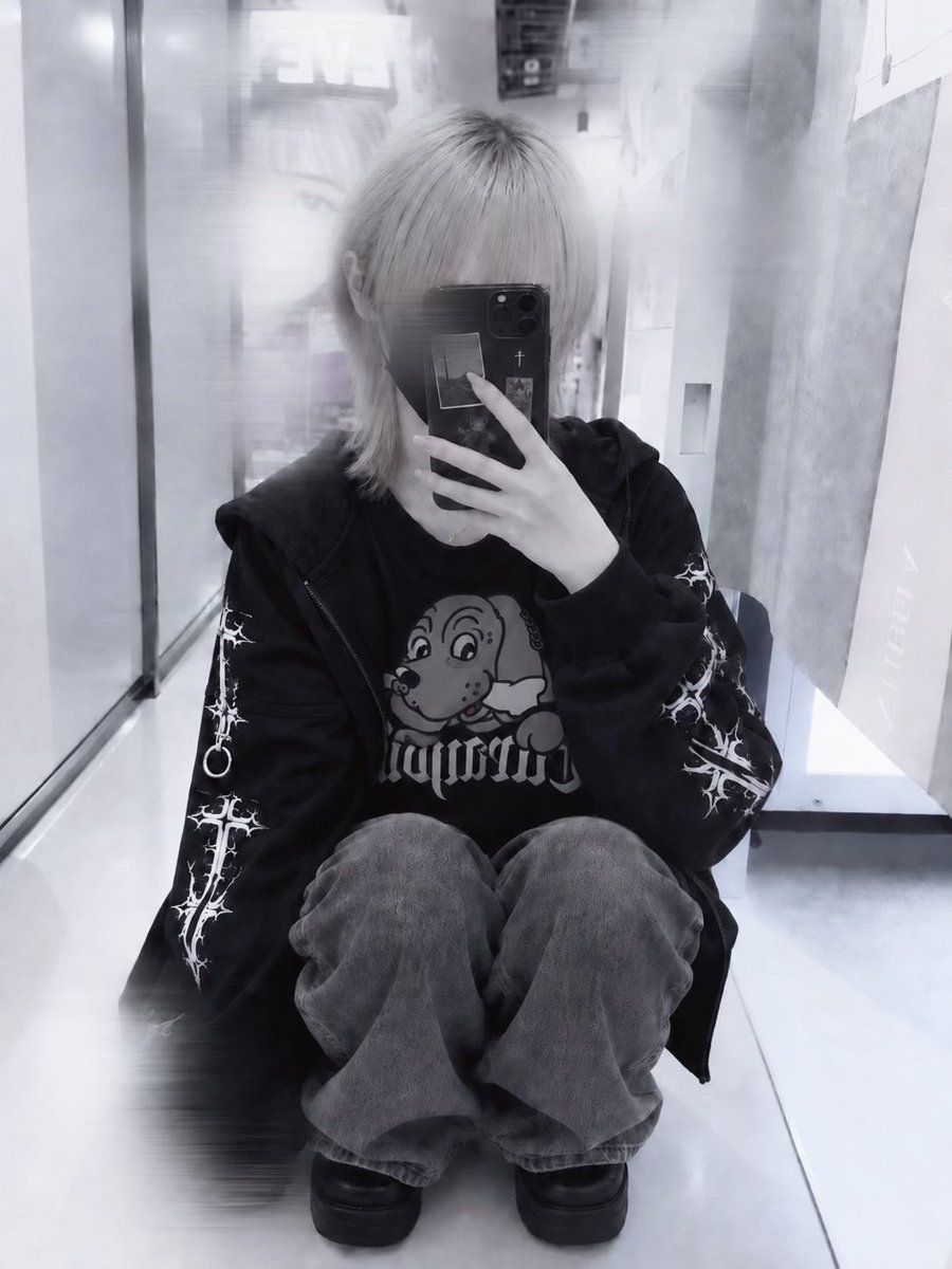 1919x_w's tweet photo. 髪切ったさむい
 #中性  #自撮り界隈  #レズビアンさんと繋がりたい  #wlw https://t.co/v1MyV7I1ws