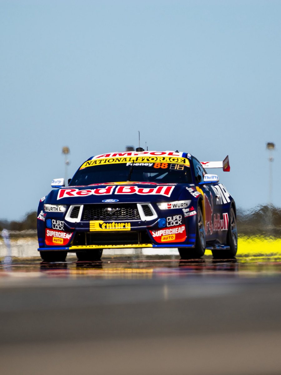 redbullampol's tweet photo. Scott &amp; Nick on the wheel 🔥 https://t.co/tiQcsQVmO6