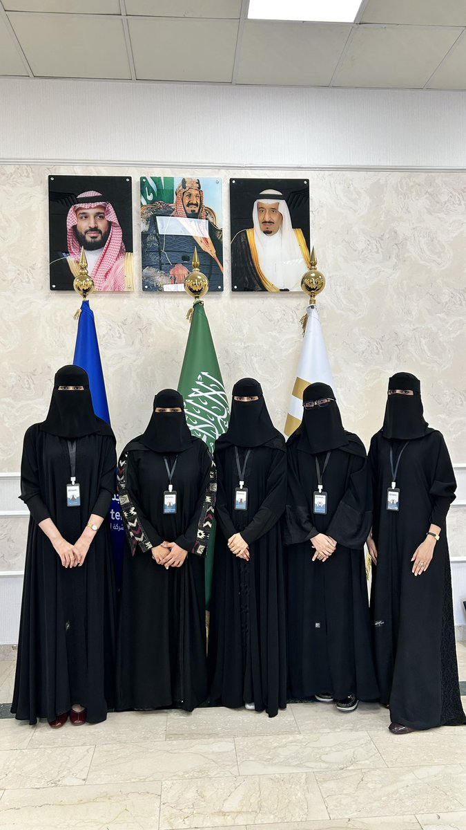 sha_d88's tweet photo. من فكرة إلى إنجاز نفخر فيه🤍
الحمدلله حقق مشروعنا SafeLift AI
 المركز الأول🥇🏆 
في هاكاثون جامعة الطائف للذكاء الاصطناعي والابتكار الصحي

وكل الشكر لـ جامعة الطائف على إتاحة هذه الفرصة 

فخورة جدًا بفريقي وبكل جهد صنع هذا الإنجاز
@tkd0o @thliskop @rre22__ @amarli0 
 
CIT🥇 https://t.co/qtdry0kCdC