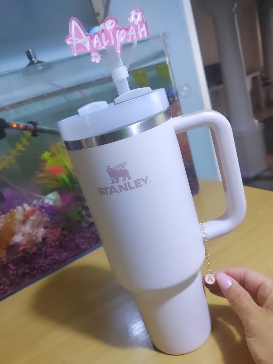 AlexMagowalmf3's tweet photo. Seesta, thank you so much! My personalized gift is amazing! https://t.co/l3o1v0OWcl