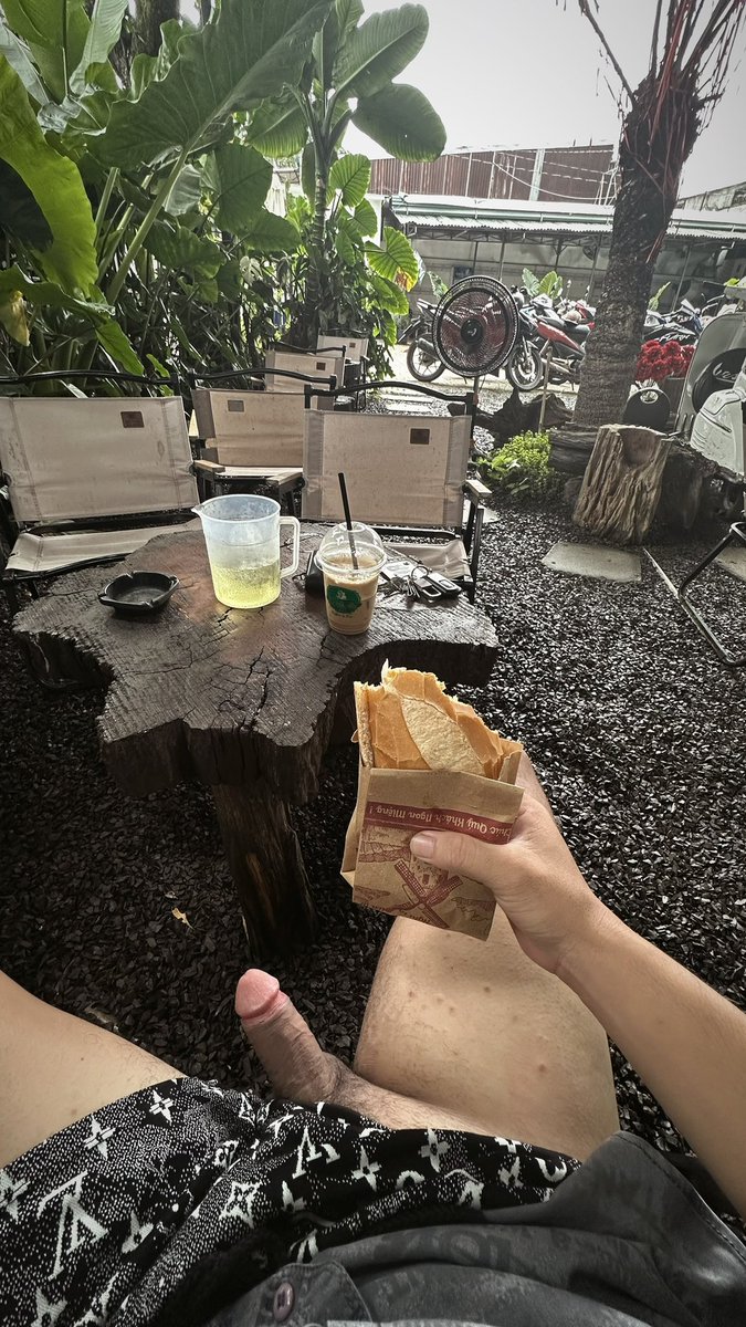 HaiCu14cm's tweet photo. Tôi đã chờ đợi bạn rủ bú ngại á 😆🤫 https://t.co/dsXLuUcSIf