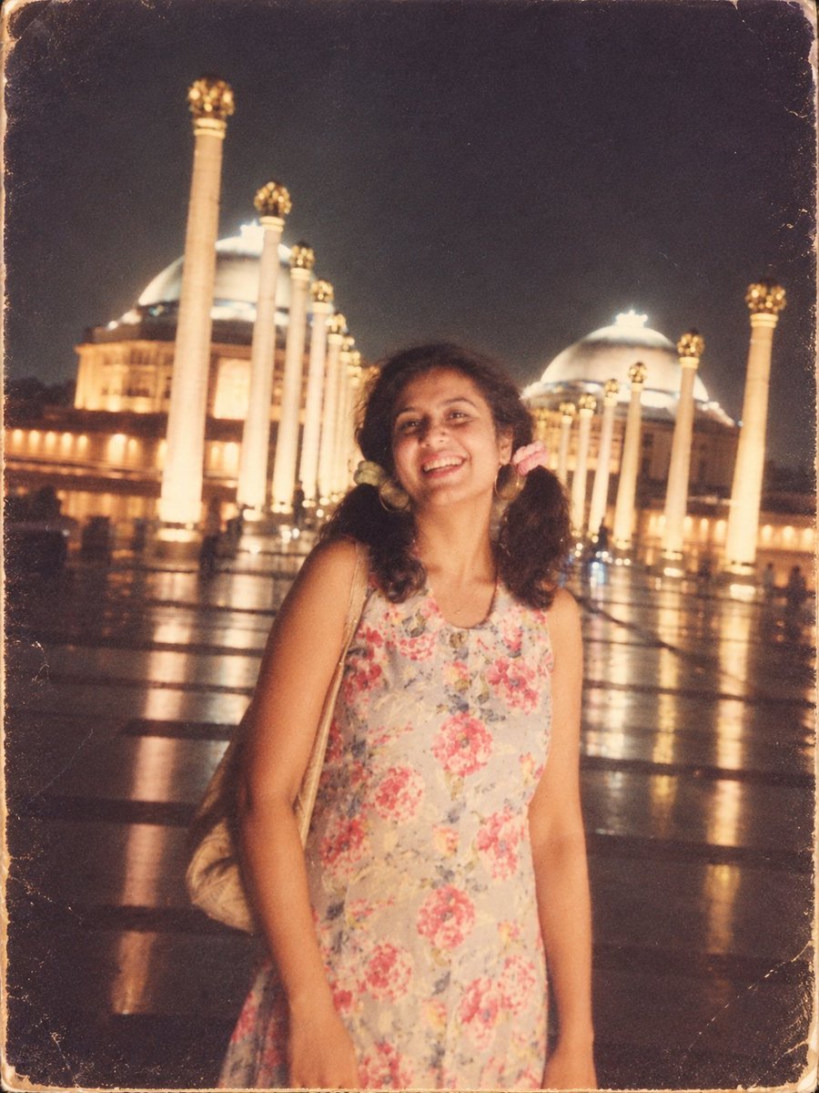 jha_shweta80's tweet photo. Retro vibes, timeless smile — straight out of the ’80s!
#80sVibes #RetroLook #RetroVibes #VintageStyle #Nostalgia #OldIsGold #RetroFashion #VintageMemories #TimelessSmile https://t.co/K9ru3kZutc