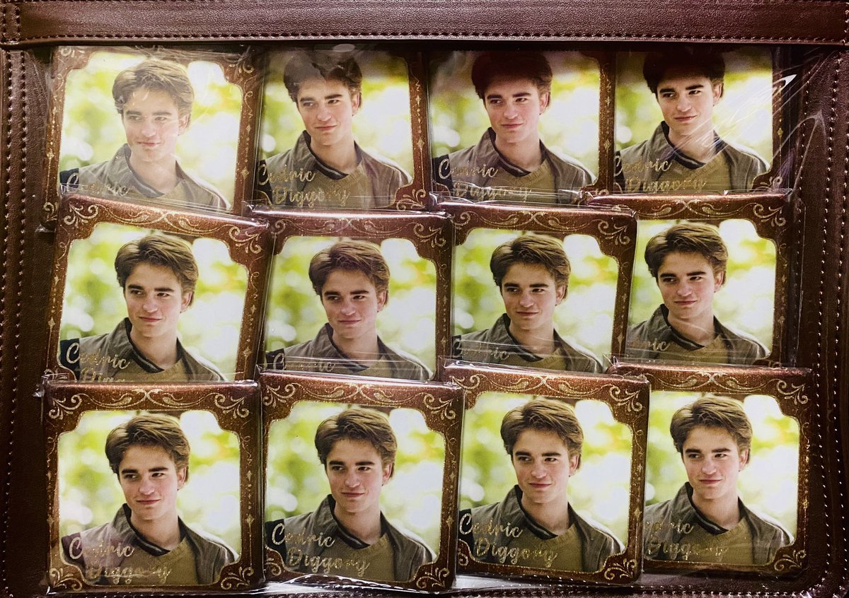 NEON__SIGNS's tweet photo. Japan has this thing called an “ita bag,” where you decorate a bag with tons of official merch of your fave. If official photocards or badges ever get released, you can bet I’ll be the first one to make one 😂 (The photo is my Cedric ita bag lol) https://t.co/EXccXH3e0c