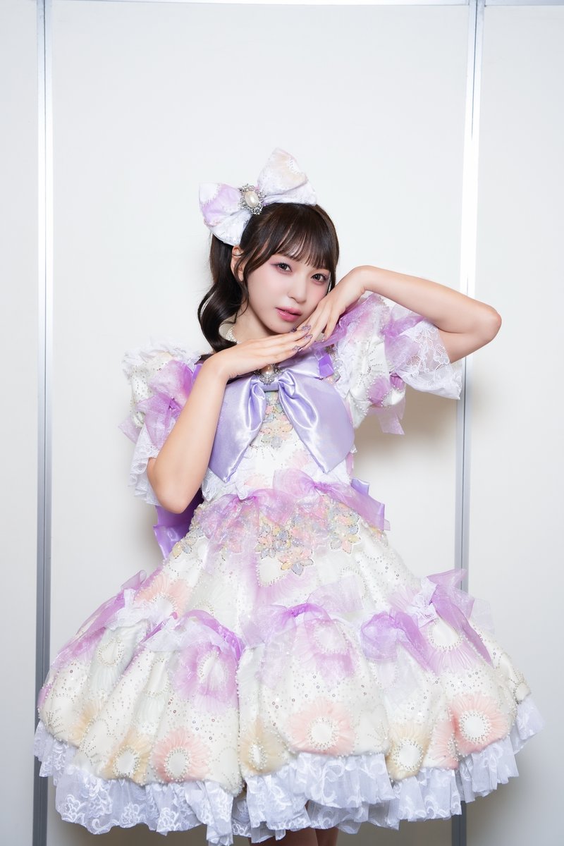 SWEET_STEADY's tweet photo. 《🍰🎀フラワーケーキ 衣装🎀🍰》

.⋆🍰💜┈┈ ⋯ 🍰💜┈┈ ⋯ 🍰💜.⋆

　　  塩川莉世(Rise Shiokawa)
　　　　　@rise_ss0731

.⋆🍰💜┈┈ ⋯ 🍰💜┈┈ ⋯ 🍰💜.⋆

Costume Supervision: Miki Aizawa
Costume Design: Kazuto Suzuki
KAWAII LAB. Producer：Misa Kimura

⟡.· ⎯⎯⎯⎯⎯⎯⎯⎯⎯⎯⎯ ⟡.·
▼日本武道館のお申し込み🌸
https://t.co/uXJl7KuIEV

▼ホールツアーのお申し込み❄️
https://t.co/YtwnUQpJlW

＃SWEETSTEADY
＃すいすて