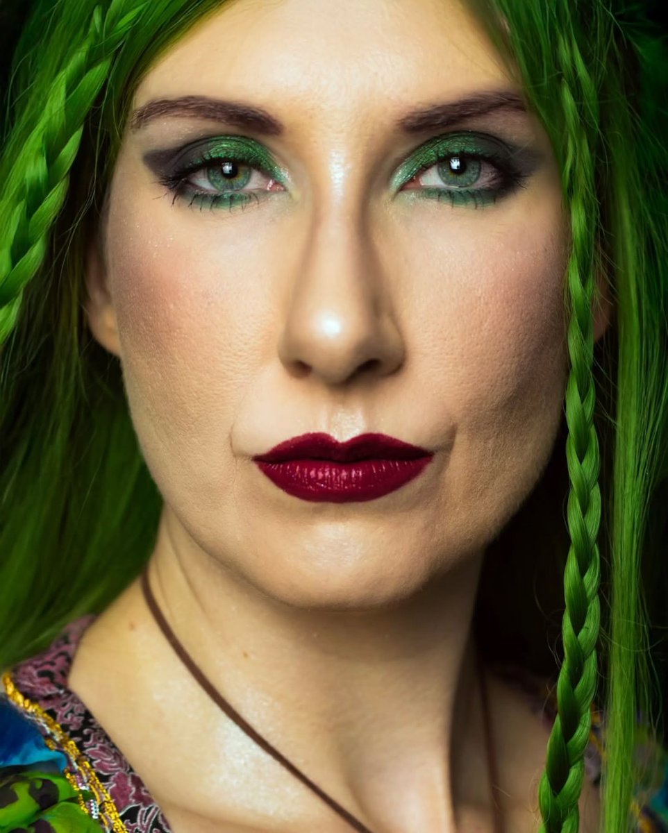 wanderleiafern2's tweet photo. Today I spontaneously became a fairy and created this beautiful look. I used a handmade plant backdrop and a magical pendant by Lunaris Wire. 1 or 2? Which shot do you prefer? Let me know while I plan tomorrow’s session for my Patrons. https://t.co/tJYTT008Fp
