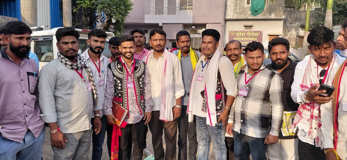 DeepakS93231151's tweet photo. भारत आदिवासी पार्टी BAP दो दिवसिय राष्ट्रीय अधिवेशन रतलाम मे सहभागिता की 
भारत आदिवासी पार्टी
BAP
@roat_mla 
@Bhilraj11 
@komal_dhopiya 
@tribal_kaka1111 https://t.co/UJzYjWQTXn
