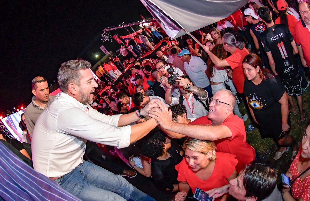 AllianaPedro's tweet photo. ¡Un partido eterno como la Patria! 

Este 11 de septiembre abrazo con orgullo a todos los colorados del Paraguay. Somos herederos de una historia, una mística y unos colores que llevamos en el corazón, pero sobre todo de un compromiso que sigue vigente generación tras generación, servir a nuestra querida Patria. ¡Viva el Partido Colorado!