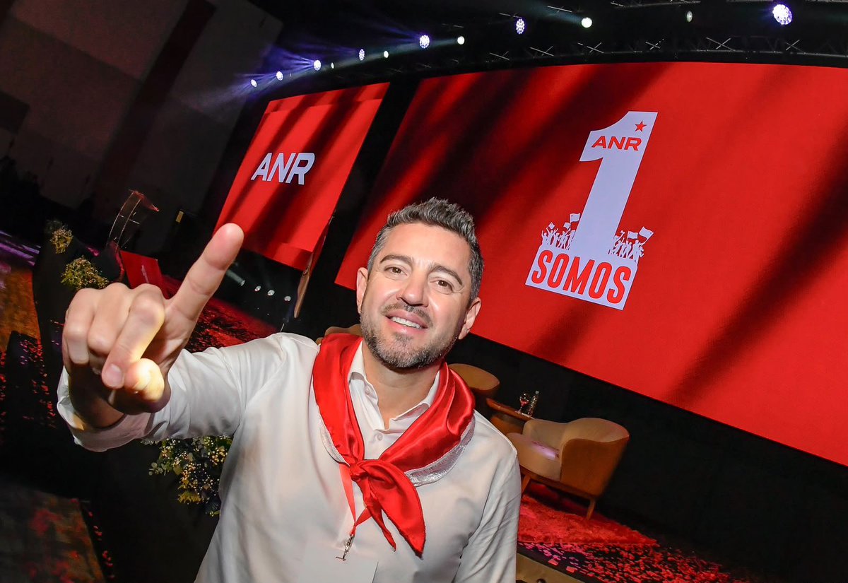 AllianaPedro's tweet photo. ¡Un partido eterno como la Patria! 

Este 11 de septiembre abrazo con orgullo a todos los colorados del Paraguay. Somos herederos de una historia, una mística y unos colores que llevamos en el corazón, pero sobre todo de un compromiso que sigue vigente generación tras generación, servir a nuestra querida Patria. ¡Viva el Partido Colorado!