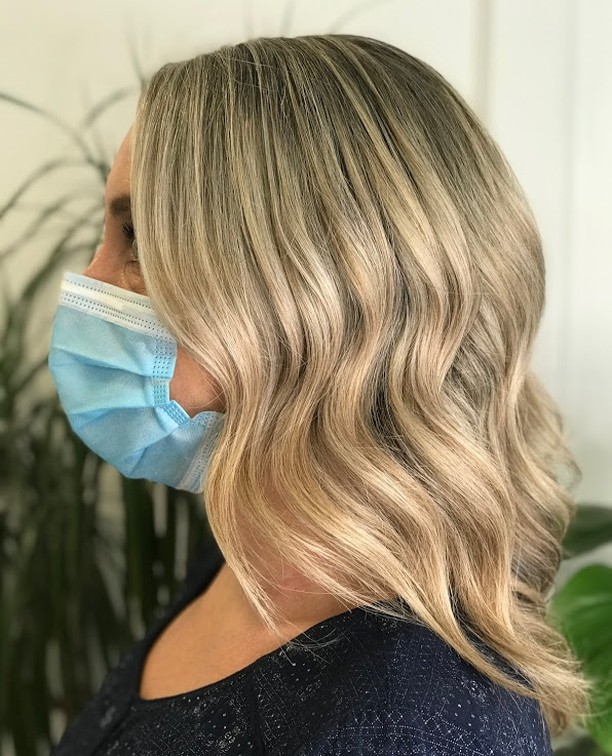 GiuseppeMoitlx's tweet photo. FOILS remain one of the most popular services. Classic foil highlights give your stylist precise control, adding colour where needed and brightness to frame your face. Book your summer blonde now: 01736360022 https://t.co/zsiOllroig