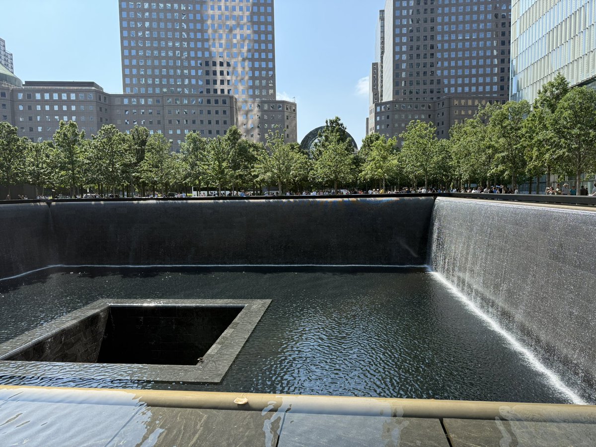 DaveD250's tweet photo. #11thSeptember2001 #TwinTowers #WorldTradeCenter #GroundZero
25th Anniversary New York City ๐บ๐ธ
Last summer I was fortunate to visit Ground Zero and the 9/11 Museum. A surreal experience, so peaceful
I can remember vividly where I was as events began to unfold 25 years ago https://t.co/ITTlnngg6T
