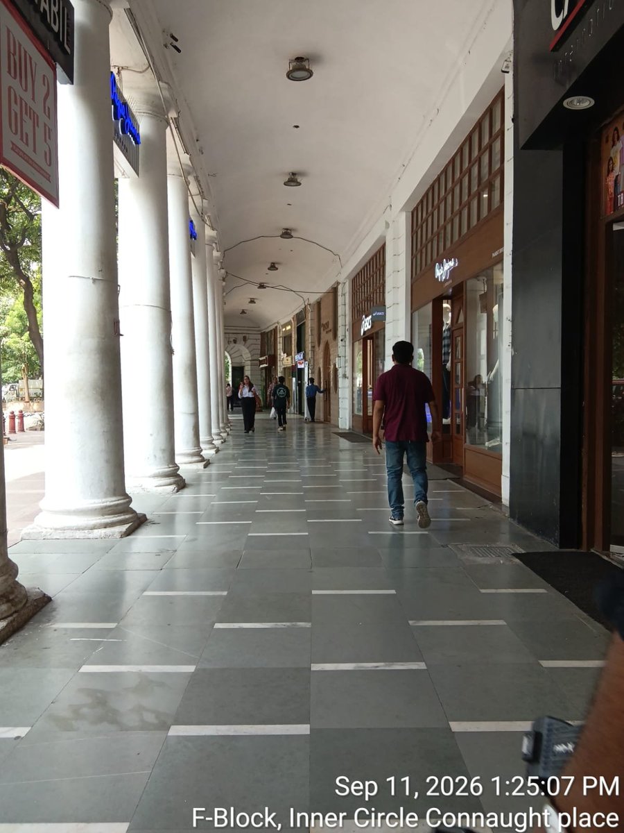 NDTAofficial's tweet photo. Majestic Connaught Place Market just like 1980s trend online,but the filter is not AI,its @BricsIndia2026

@tweetndmc EXPOSED @DelhiPolice EXPOSED
They can remove all Illegal Hawkers 3 days for DELEGATES ,then Why not 365 days for DELHITES?

Shoppers walking freely Enjoying at CP https://t.co/7tqcR6jufP