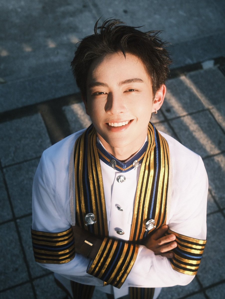 heartmeoaw's tweet photo. ครุยแรกของบัส ฮื��อออร้องไห้แล้วภูมิใจ😭♥️😭♥️ https://t.co/BZGOUpsGCe