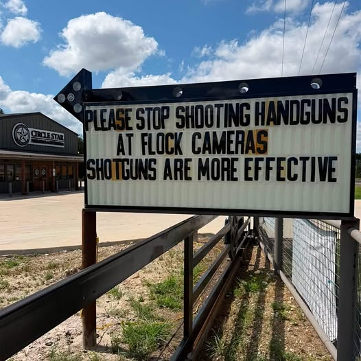 OrwellDay's tweet photo. #AILPR #Flock #Shotgun https://t.co/FU8GCzWm3P