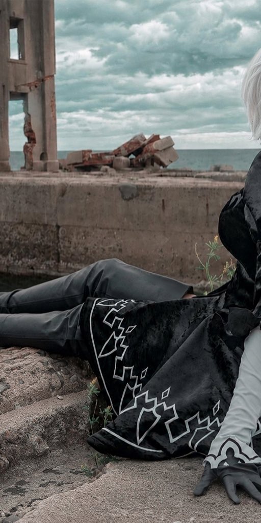 puutin_cos's tweet photo. 水没都市で黄昏れる2B https://t.co/NFUk7ET04K