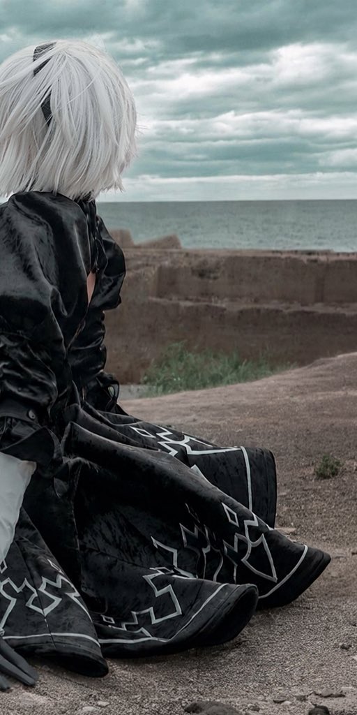 puutin_cos's tweet photo. 水没都市で黄昏れる2B https://t.co/NFUk7ET04K