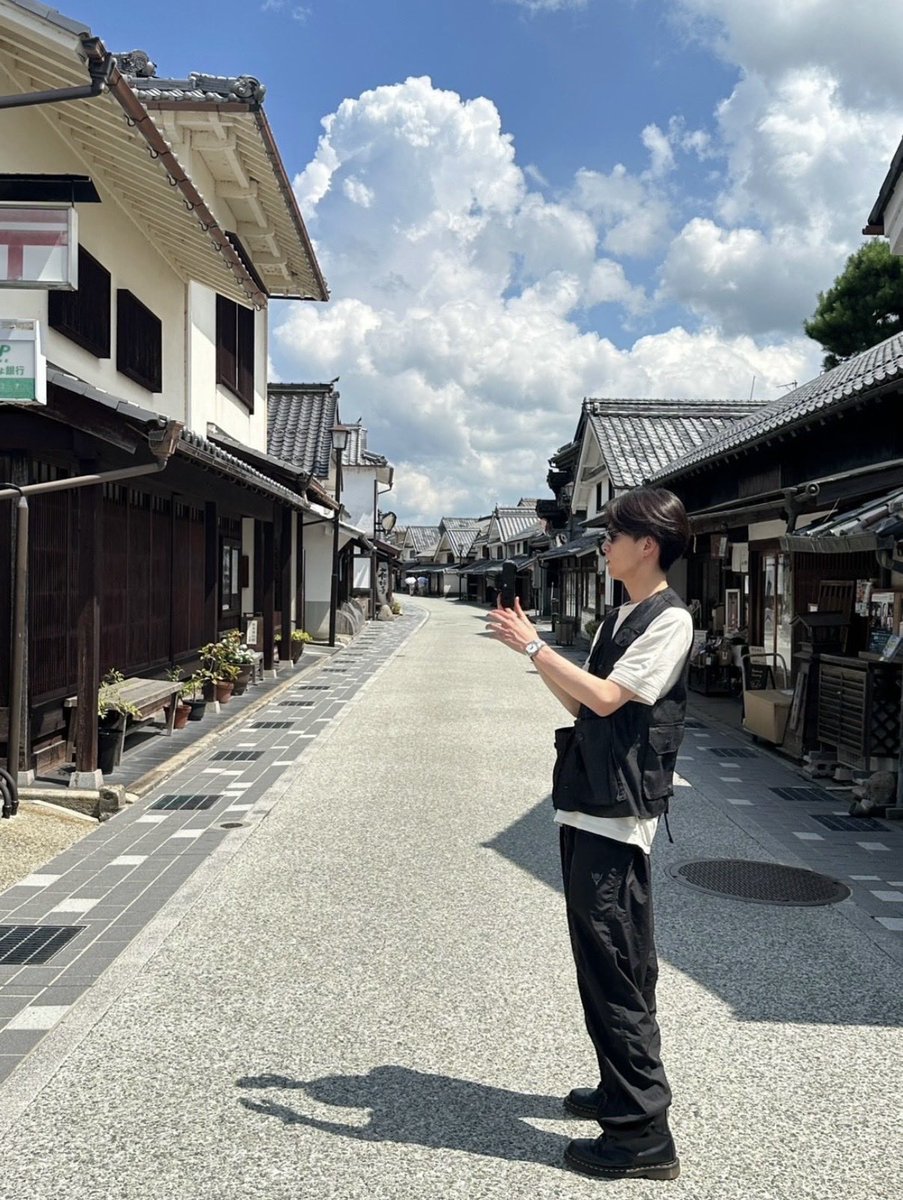 sugarbee040226's tweet photo. アサヒ、奇遇だね（右:土曜日に私が撮影した写真） https://t.co/TEECbKgWqY