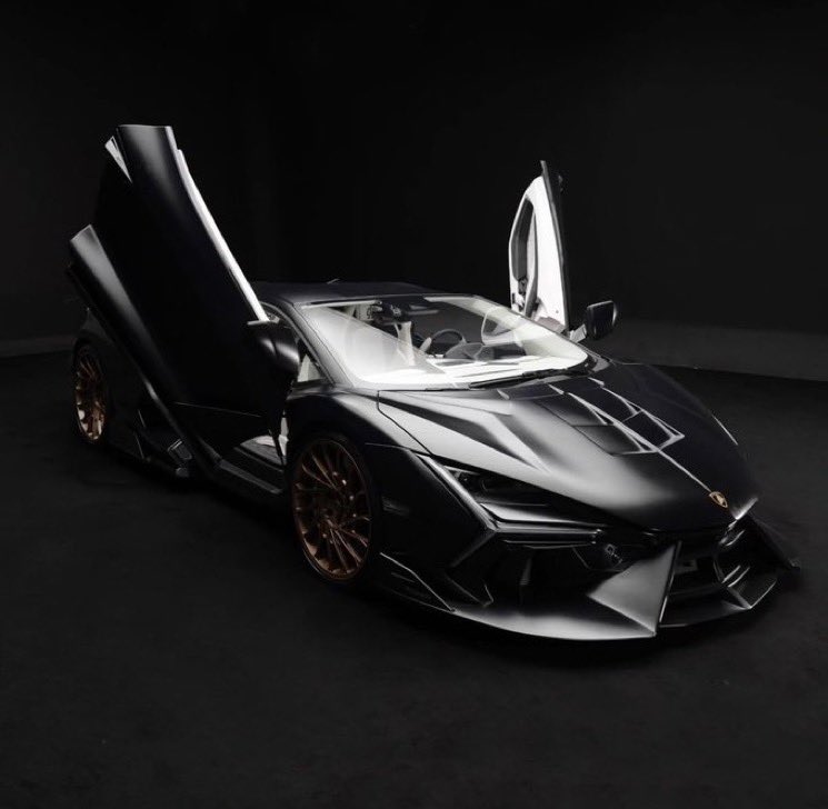 NigeriaStories's tweet photo. Singer Asake buys a Venuum Black customized Lamborghini Revuelto Voltoro V1!  

Congratulations 🎉🍾🎊🎈 https://t.co/QmS84HbdMW