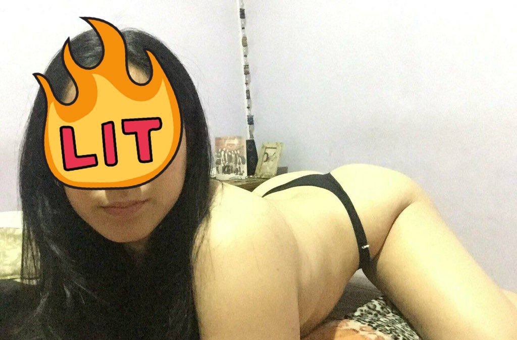 ParcuckoIdMx's tweet photo. 22 años No soy de relaciones formales, soy mas de sexo casual, me gusta que me ahorquen y me den nalgadas cuando me tienen con la verga adentro soy sumisa, fantaseo con maduros q me dejen adolorida y con ganas de más verga, soy de Ecatepec cometen den rt y les mando DM y los sigo https://t.co/U78ZzhJNS2