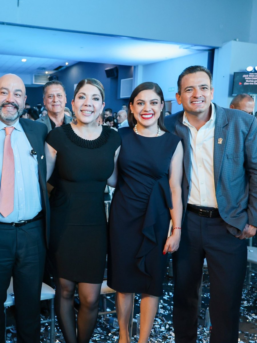 ddanielaa's tweet photo. ¡Camargo sigue avanzando con buenos Gobiernos! 
Felicidades querido alcalde Jorge Aldana por este 5to. Informe de resultados!!! 🙌🏻💙 https://t.co/Ds2HtO0ezl