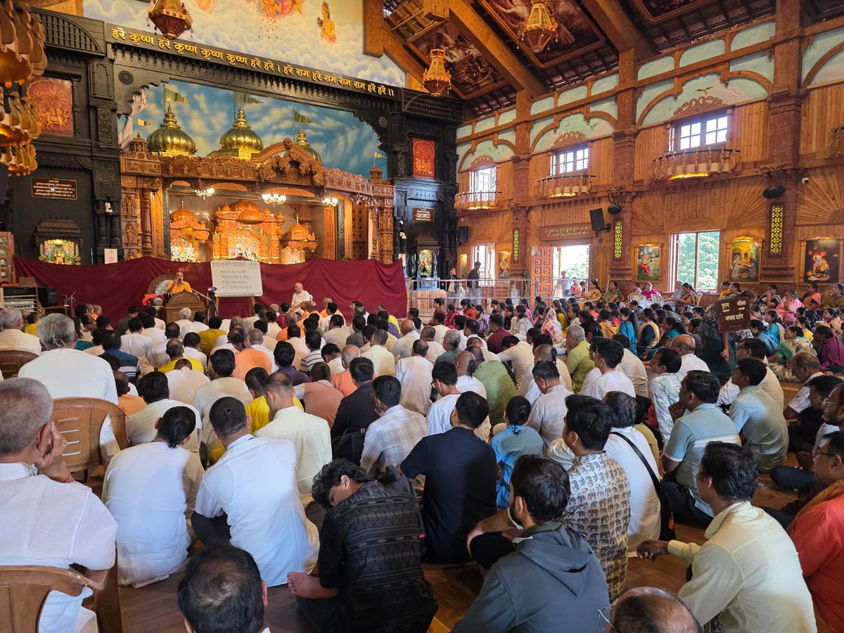 GaurangaDas's tweet photo. Happy to be at the ISKCON Nigadi temple and sharing Srimad Bhagavatam with the Vaishnavas 
#iskcon https://t.co/W1oes6gzR9