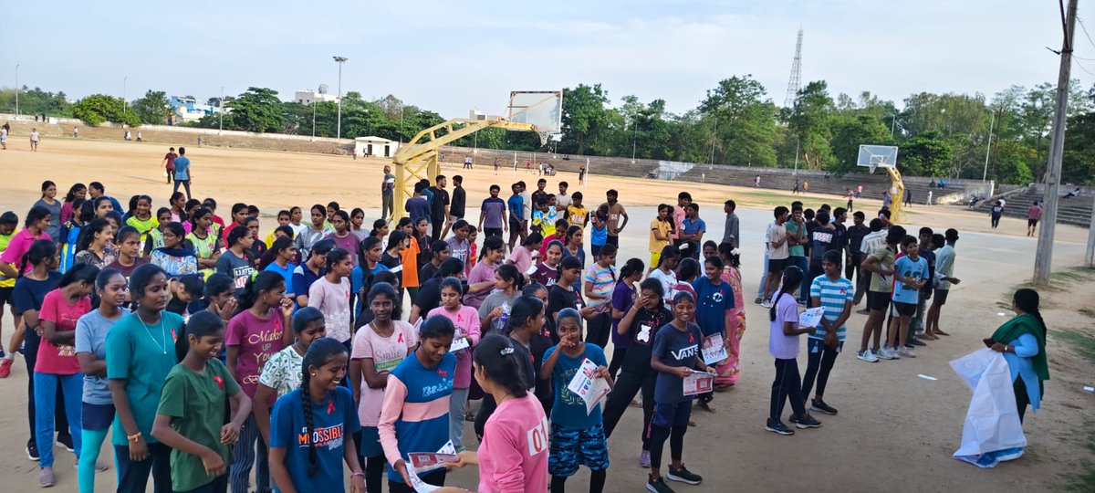 APSACS2020's tweet photo. District Level Marathon was successfully organised today at Mesanical Ground, Chittoor, with enthusiastic participation from youth, stakeholders, and partner organisations.
#Chittoor #DISHA #APSACS #HIVAwareness #YouthEngagement #CommunityParticipation #IndiaFightsHIVandSTI https://t.co/wpEQY9xr5E