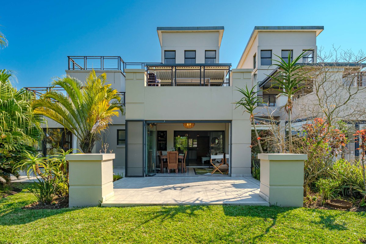 JawitzProp's tweet photo. 3 Bedroom Apartment For Sale in Palm Lakes Estate, Ballito | R3,050,000 🤩🏡📍

Effortless estate living in this beautifully renovated home, ideally positioned with stunning views.

🔗 https://t.co/tdqxLWRuvD

The 𝑟𝑒𝑎𝑙 estate agents™
Registered with the PPRA.
#Jawitz https://t.co/FlTALKkuwc