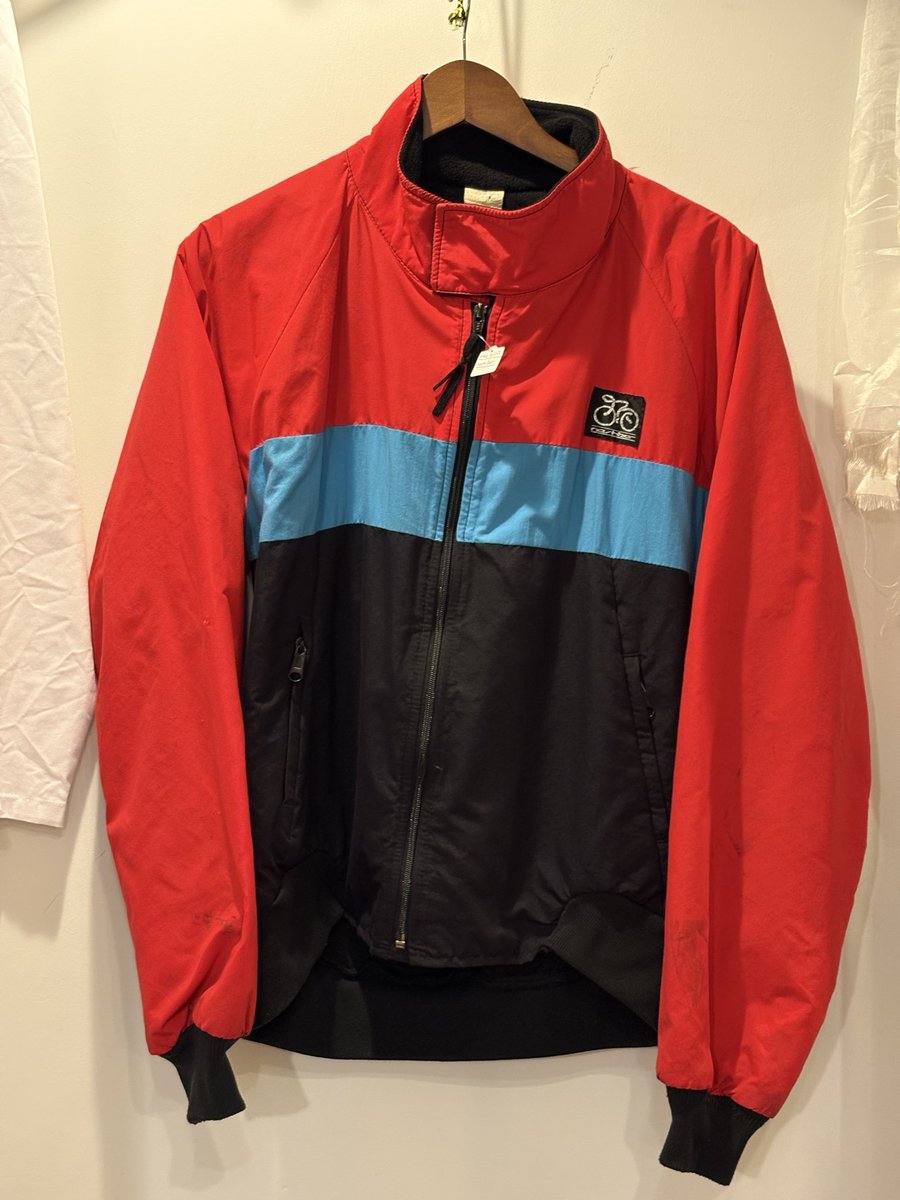 KFNRHS's tweet photo. 80s-90s nashbar cycling jacket
Made in USA
自転車乗りの方いかがでしょうか？

https://t.co/2i5lDPqZMS https://t.co/6dbzeK7eW7