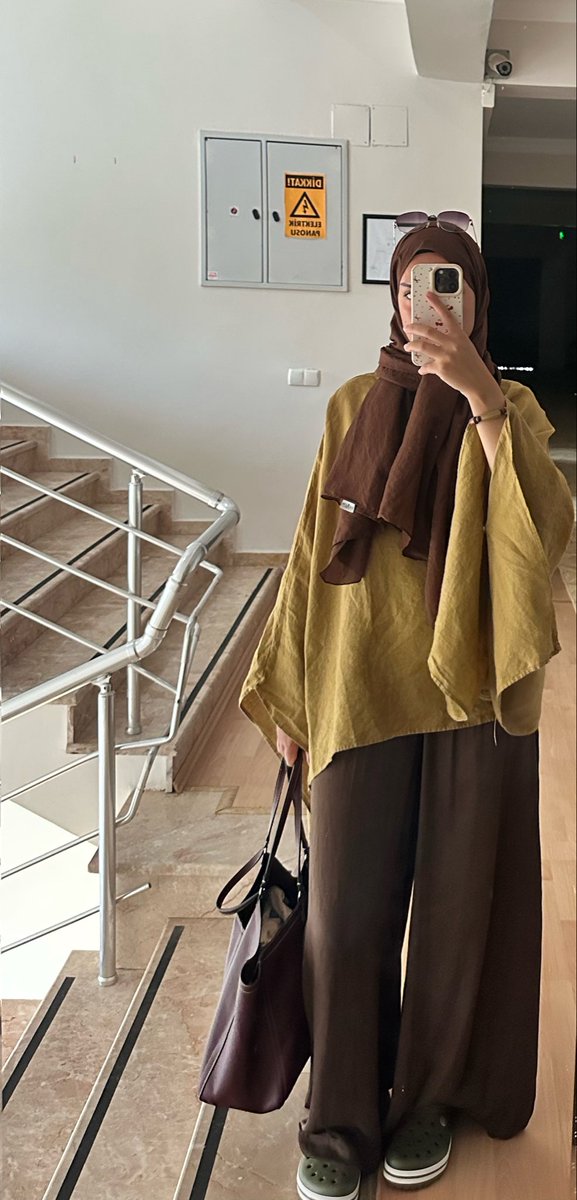 asiyevski's tweet photo. bu hafta ünide neler giydimm??🤨🤨 https://t.co/EORAMCmOtd