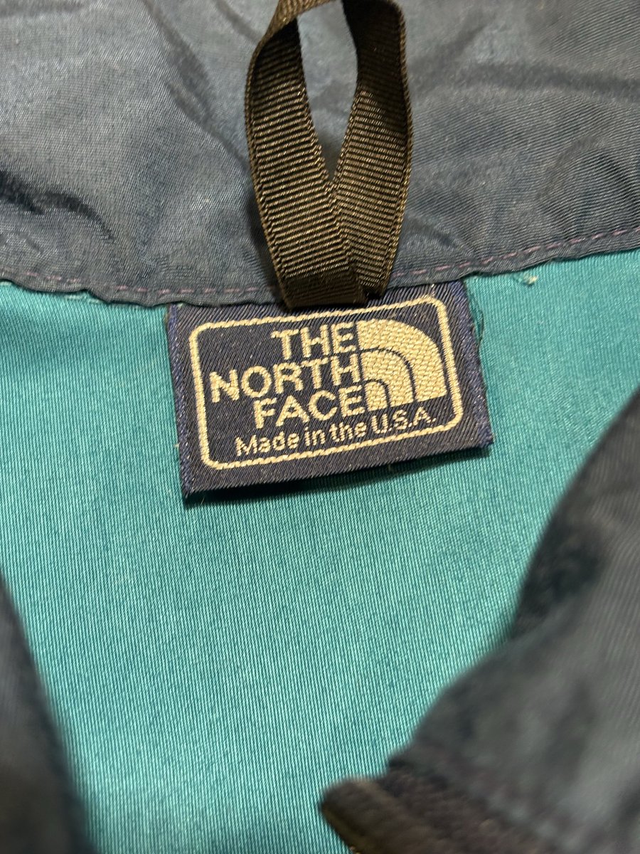 KFNRHS's tweet photo. 90s The North Face アノラックジャケット
ターコイズブルーの切り替えしと、ワッペンがいなたくてかわいいです。

https://t.co/2i5lDPqZMS https://t.co/fkF1mW2sNc