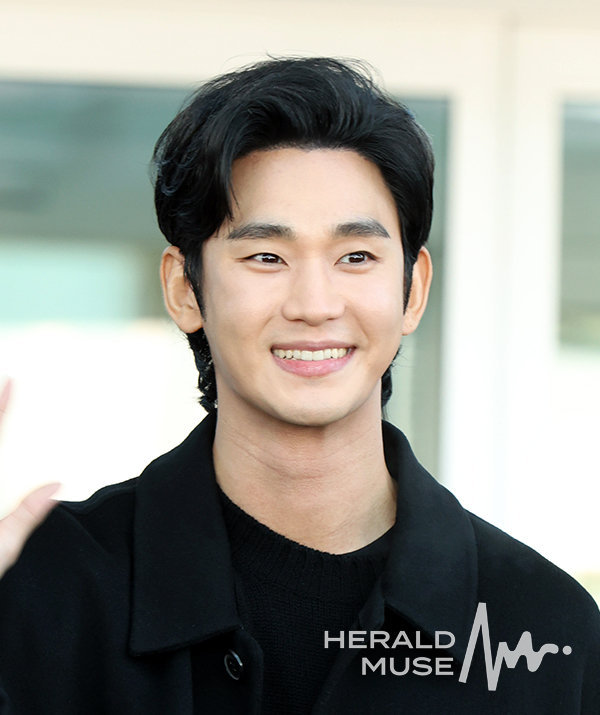 KoreanUpdates's tweet photo. #KimSoohyun won the lawsuit against Swiss watch brand, Mido, for return of contract worth 570 million won. Seoul Eastern District Court dismissed the lawsuit which filed by Mido against Gold Medalist and others. Mido side did not file an appeal by 10 Sept, making the judgement final.

Mido previously demanded the termination of the contract and return of model fees for the remaining period, claiming that Kim's value as an advertising model had been damaged last year.

https://t.co/nqIMJ8xcBY
#KoreanUpdates VF