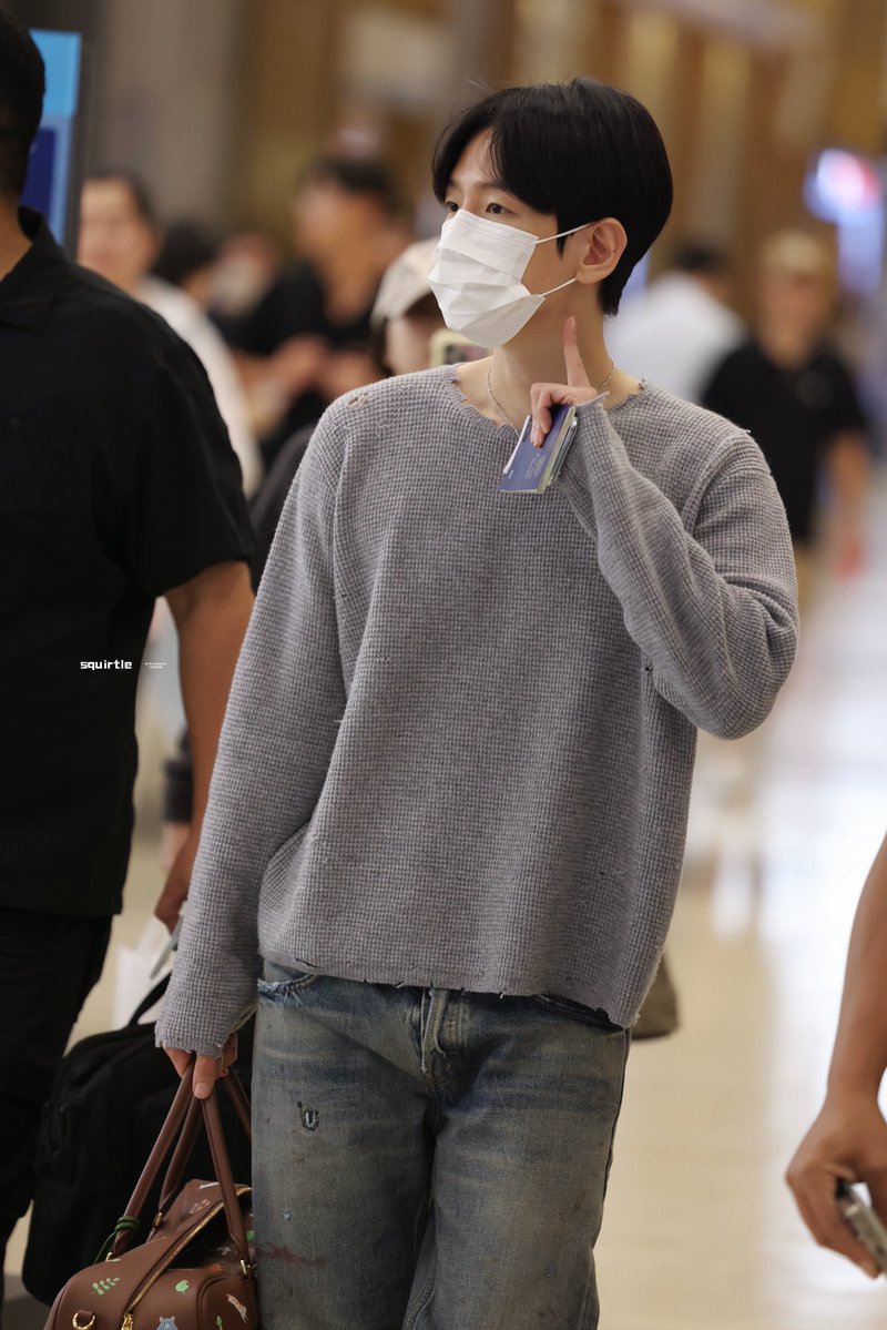 squirtle_bbh's tweet photo. 260911 GMP 출발

#BAEKHYUN  #백현 #ベッキョン #伯贤 
@B_hundred_Hyun @BAEKHYUN_INB100 https://t.co/OHCErTUaNh