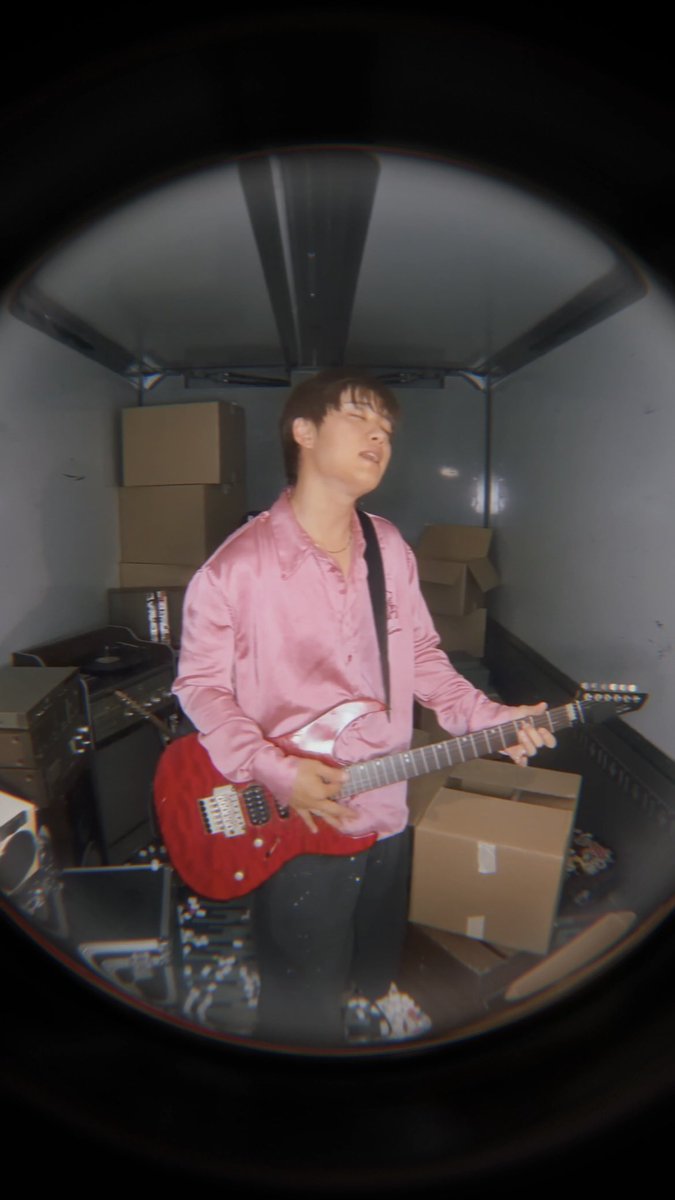 _kyungsooft's tweet photo. WHAT THE HELLLLLL https://t.co/bWX5aDP95Q