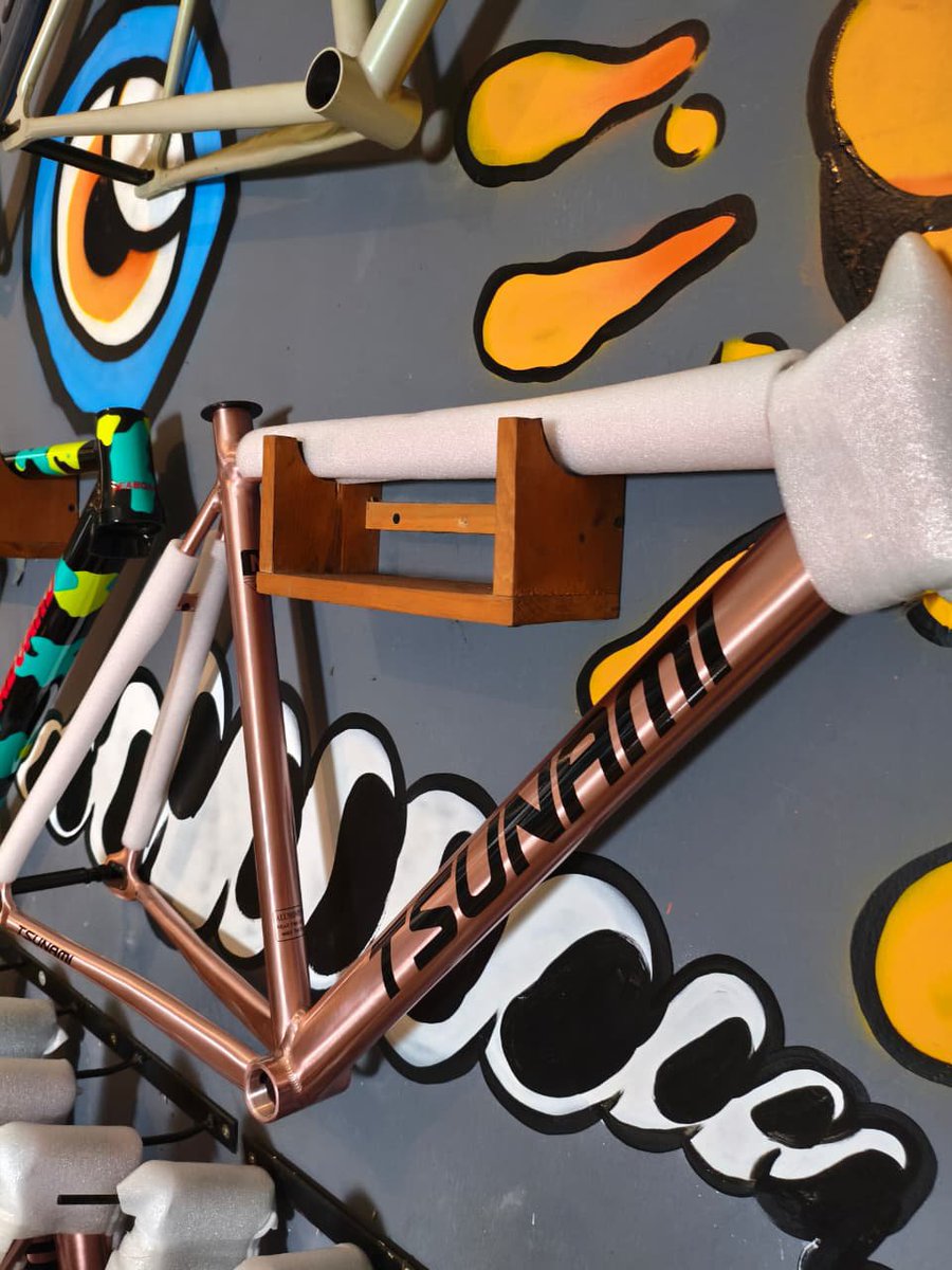 dennybas2's tweet photo. #fnfjb frameset tsunami restock warna dan size bisa dm https://t.co/y3oAKa3JQq https://t.co/NvNeIPklMF
