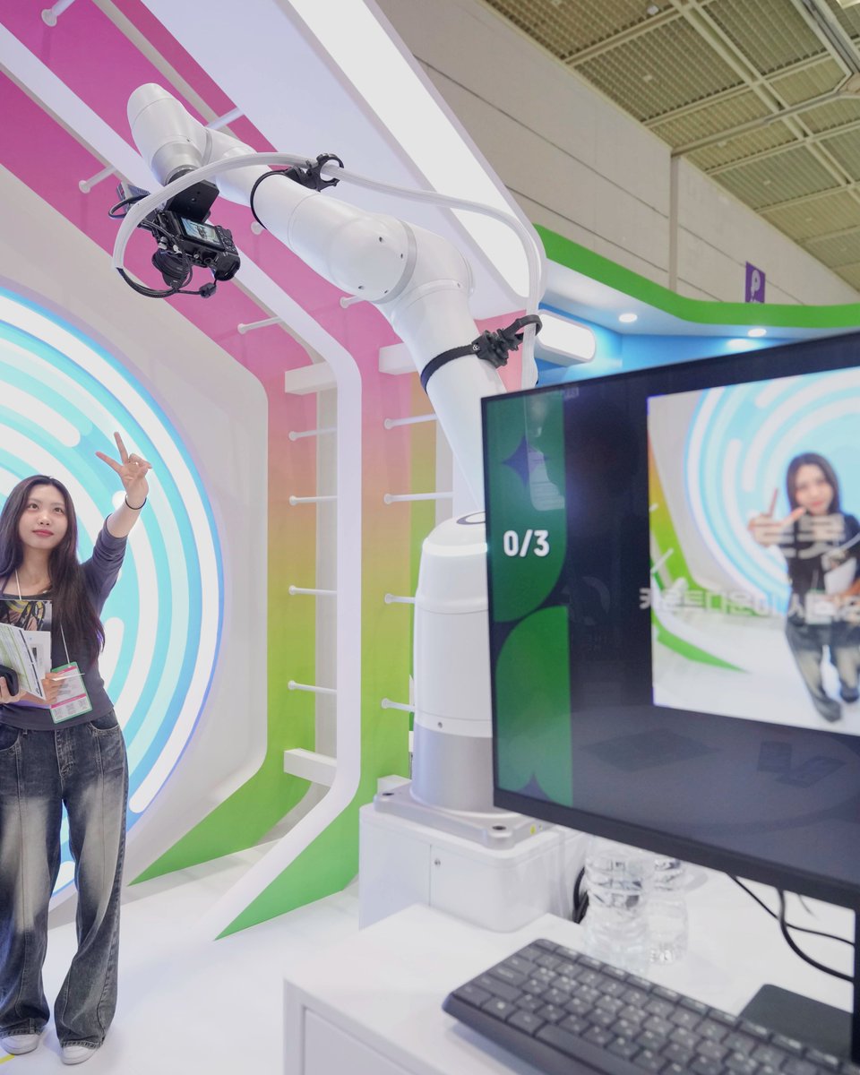 Seoul_gov's tweet photo. 🤖 The future of Seoul is coming to life at COEX!

Experience physical AI, robots, future city showrooms, global forums &amp; more at #SmartLifeWeek2026, Oct. 6–8. 🚀✨

🔗 https://t.co/9h8gd3BV7C https://t.co/61xFlc6IfR