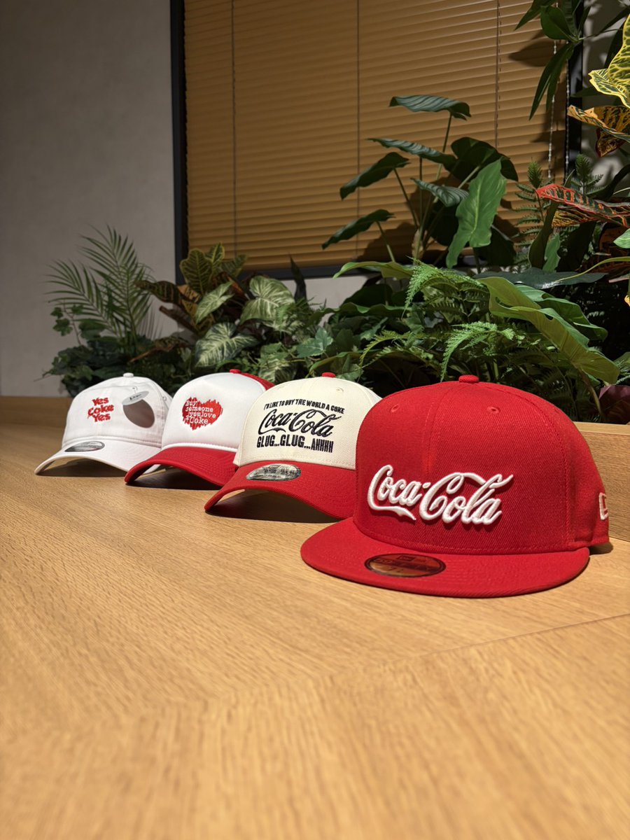 NewEraKobe's tweet photo. 【Coca-Cola】
140年にわたり世界中の人々に愛されている飲料＜コカ･コーラ＞とのコラボレーションが実現。
#ニューエラ神戸
#ニューエラ https://t.co/09oY4hsjjH