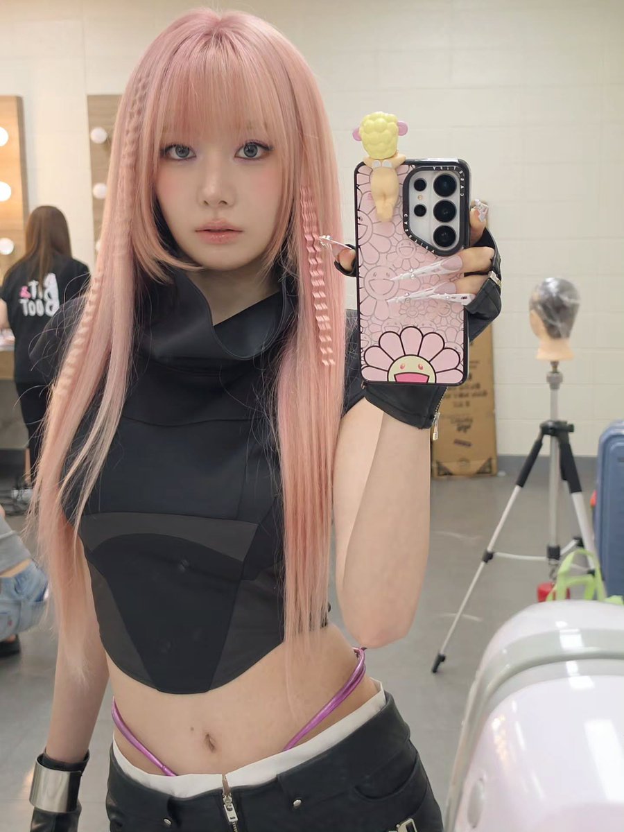 cherrymiyamaki's tweet photo. LITERALLY A GAME CHARACTER https://t.co/Kl5FYw3uHu