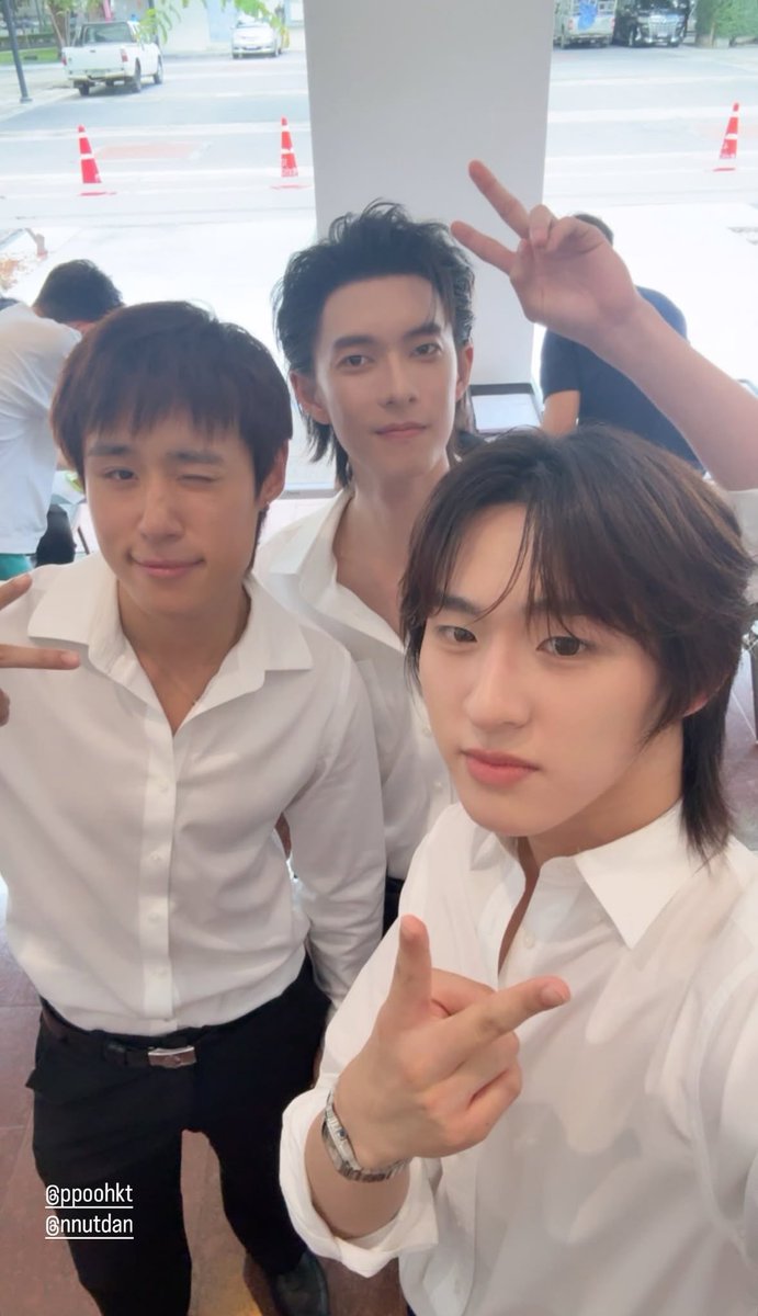 founduinmoon's tweet photo. รวมเฟรมดาวมหาลัยมาก # . ท้ายหนุ่มวิศวะ

꒰ #ppoohkt #kingjiro #nnutdan ꒱ ♡ ᵎᵎ https://t.co/Grx2YQPSmq