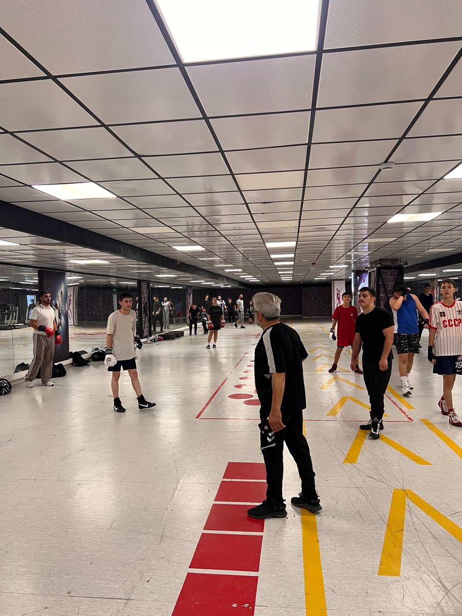KGamator's tweet photo. Ankara Keçiörengücü spor kulübü olarak Aktepe spor tesislerimizde Boks, Karate, Kickboks ve Taekwondo branşlarında çocuk ve gençlere yönelik ÜCRETSİZ kurslarımıza devam ediyoruz. https://t.co/6WfBGdx3Jf