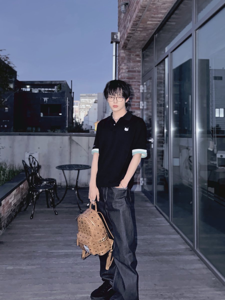 nouera_official's tweet photo. 💭_

[#린] 안경이랑 MCM💖!

#NouerA #누에라 #ヌエラ
#LIN https://t.co/mYzVGYn4JF