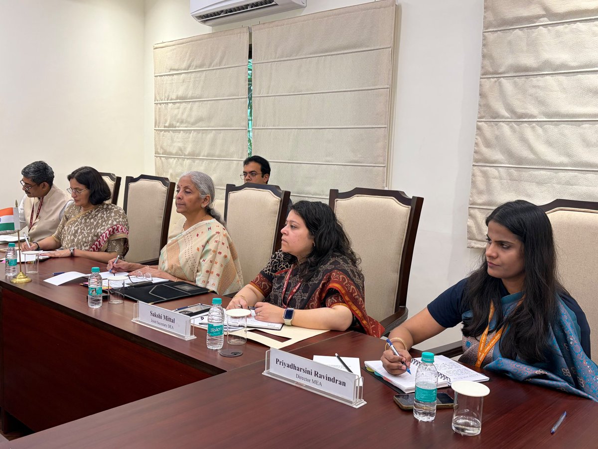 FinMinIndia's tweet photo. Union Minister for Finance & Corporate Affairs Smt. @nsitharaman met H.E. Mr. Denis Manturov, First Deputy Prime Minister of the Russian Federation, in New Delhi, today.

Both sides held discussions on ways to further strengthen and deepen economic cooperation between the two countries. It was agreed to advance negotiations on a Bilateral Investment Treaty (BIT), with a view to establishing a mutually beneficial framework for enhancing investment flows and economic engagement. 

FM Smt. @nsitharaman and H.E. Mr. Manturov also deliberated on opportunities to further strengthen cooperation in the financial services sector.