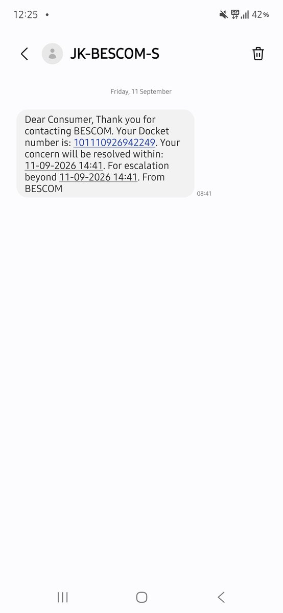 tiriamaze's tweet photo. @NammaBESCOM 
Raised a complain twice, yesterday 10PM and today 8am. Power has been outage since yesterday 5PM, it means almost 20 HOUR!!
YET NO RESPOND FROM BESCOM!! WHAT AM I SUPPOSED TO DO?????
@NammaBESCOM https://t.co/07objSZ0La