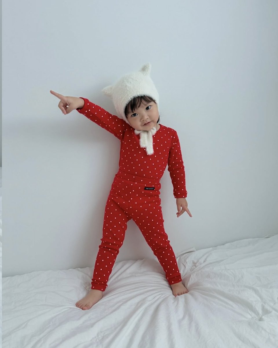 milinajane's tweet photo. ไอกู หมูจิ๋วของยายใส่ชุดสีแดงแล้วมีหูแมวน่ารักเชียวลูก ดวงใจยายจ๋านะ ☺️🤲🏻❤️ https://t.co/mTRaxCOQRP