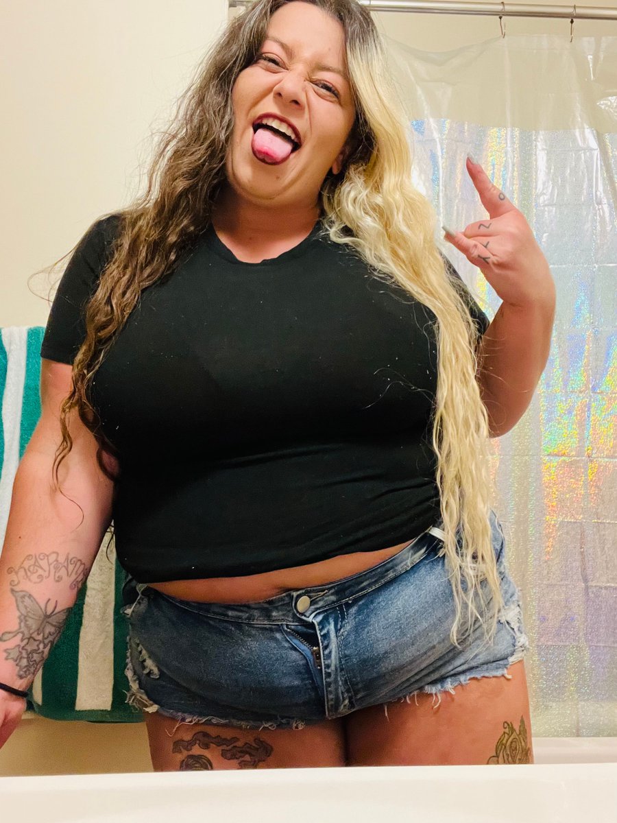 curvychloex_'s tweet photo. Would you choose an SSBBW over your usual type? https://t.co/yOcBkscNBy